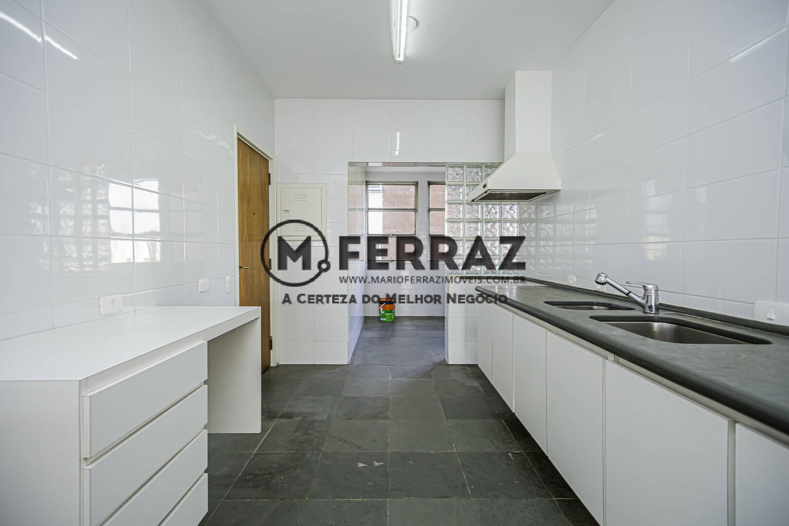 Apartamento para alugar com 3 quartos, 147m² - Foto 7
