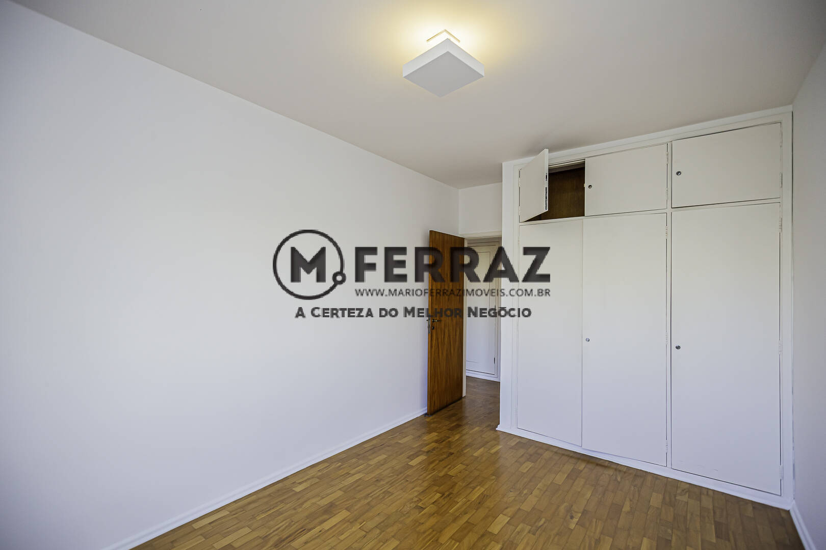 Apartamento para alugar com 3 quartos, 147m² - Foto 13