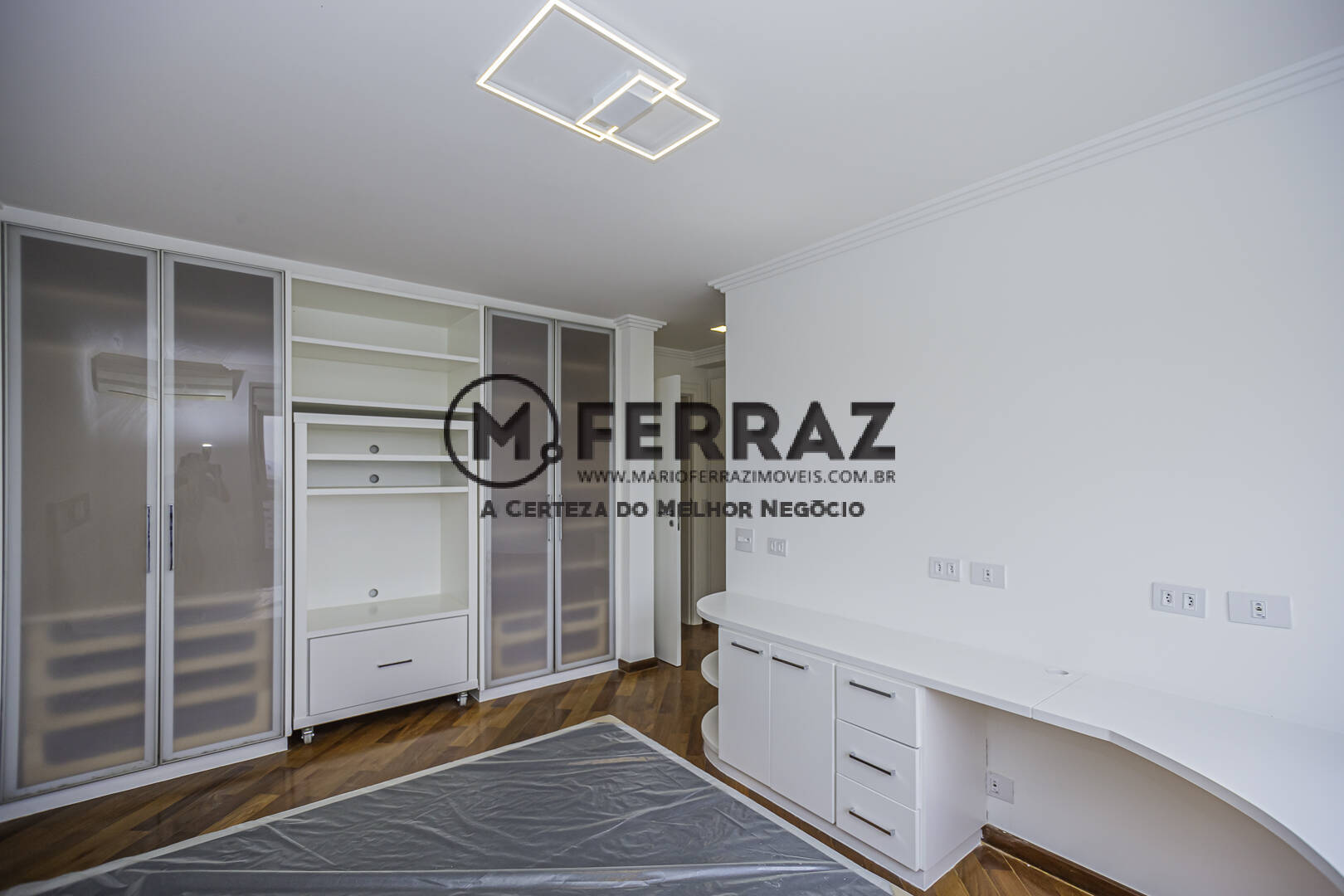 Apartamento para alugar com 3 quartos, 280m² - Foto 14